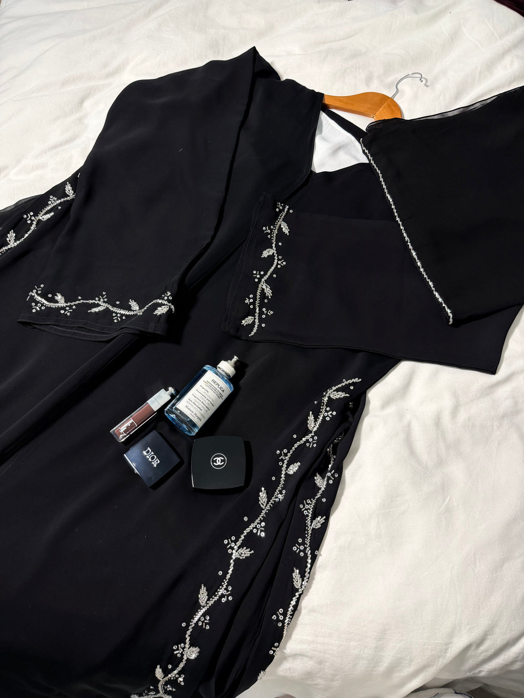 Elegant Black Abaya with Side Embellishment – Premium Nida (3-Piece Set)